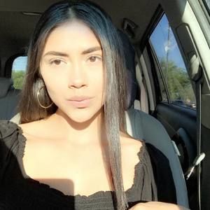 Meet your Posher, Cynthia